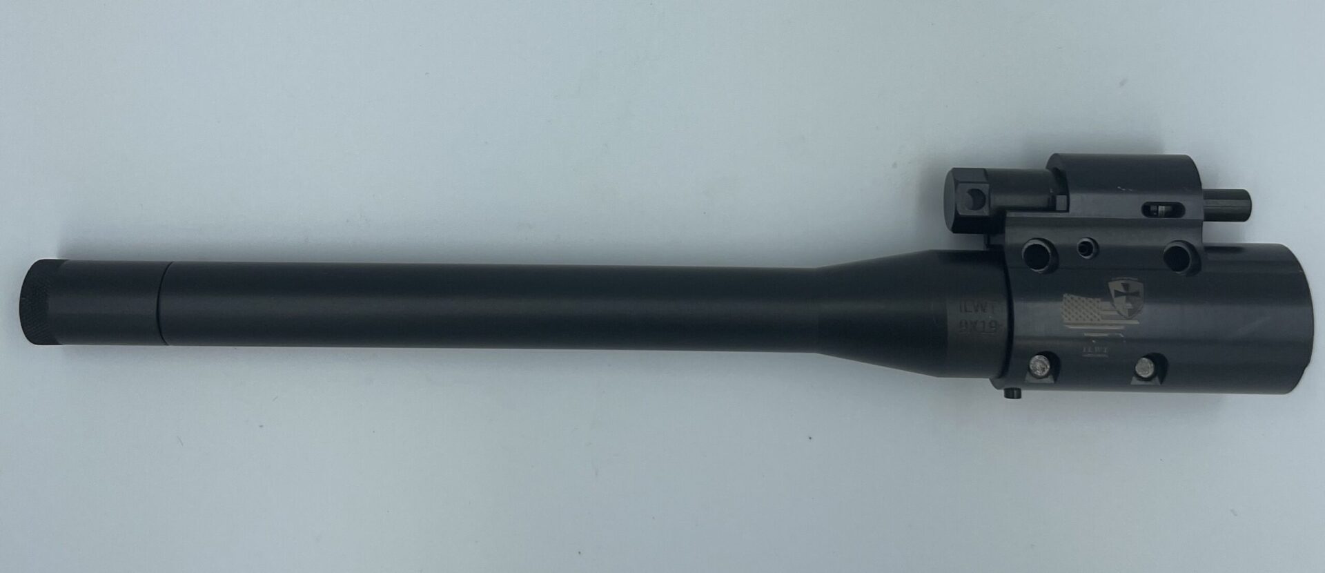 A black handle of an extension rod